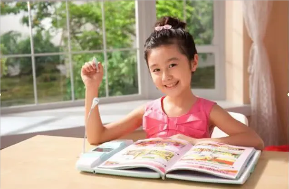 儿时红遍全国“点读机女孩”，曾被质疑成绩烂，如今变化令人感慨