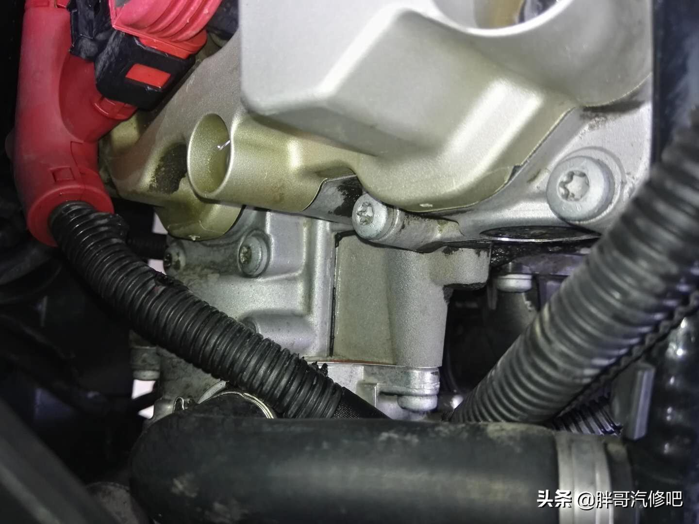 12年车龄23万公里奥迪A6L，2.4V6发动机全方位漏油维修