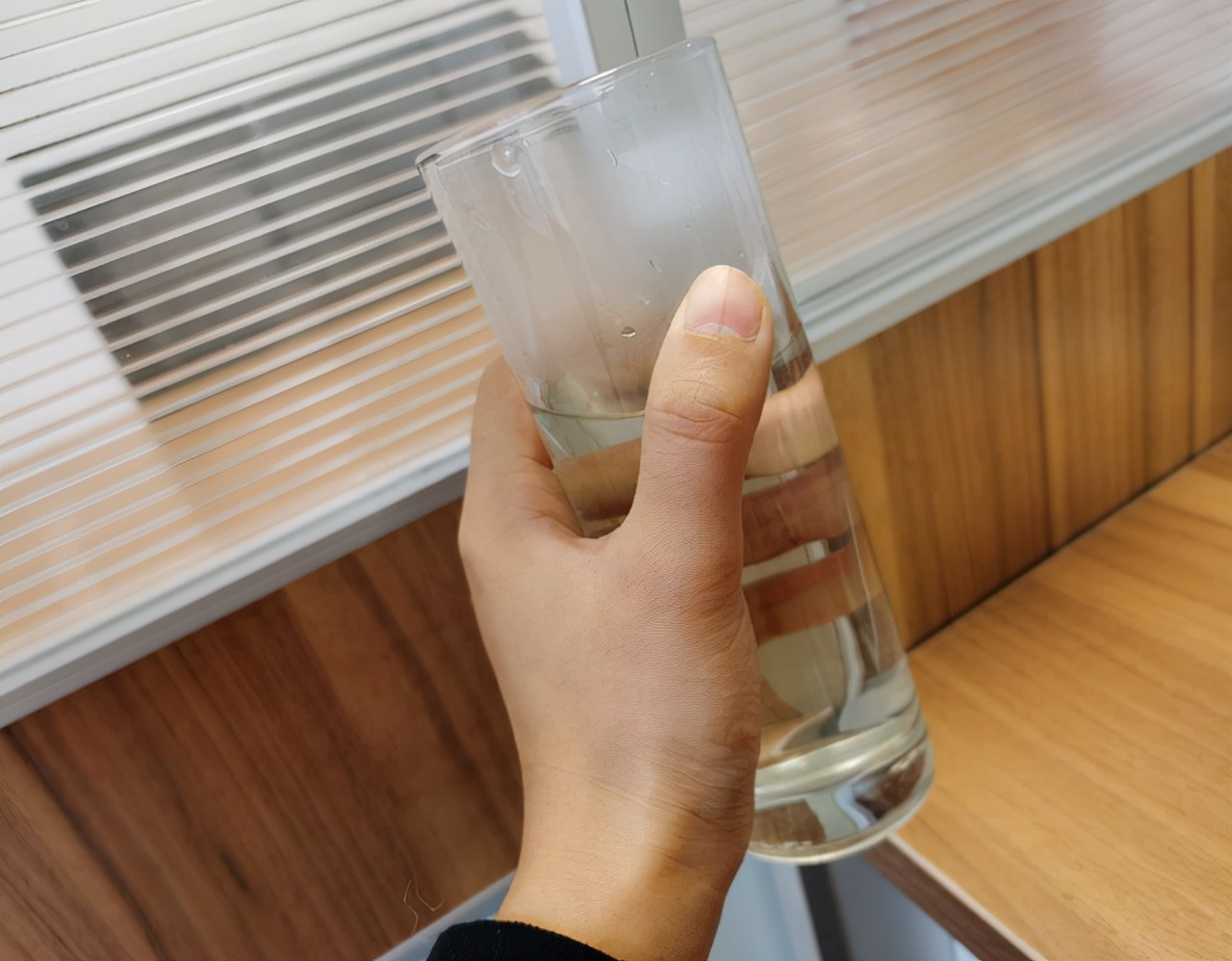 有人一喝水就尿多，有人却两个小时也不上厕所，哪种人身体更好？