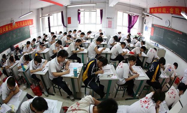 各地高考作文题目公布，往年的满分作文长啥样，两点成高分关键