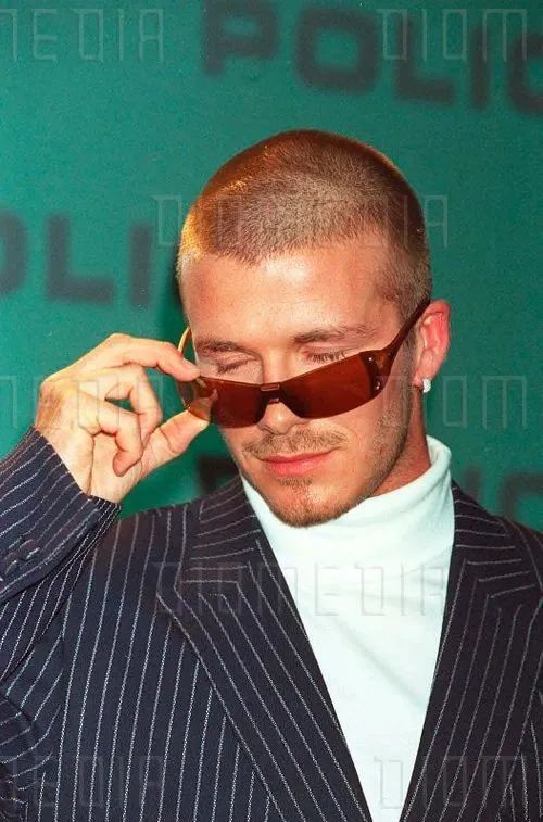 贝克汉姆长发型（贝克汉姆也有驾驭不了的发型，发量很重要，他寸头造型已成历史？）