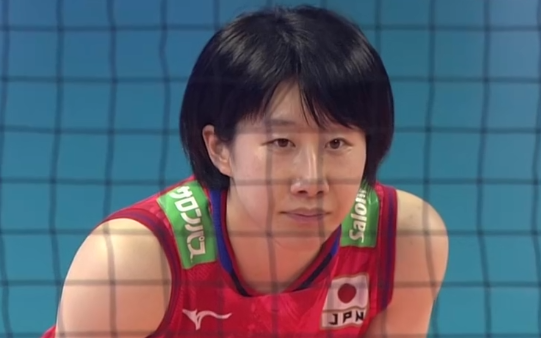 世界杯女排中國對日本結局是什么（0-3！中國女排罕見潰敗：慘遭日本隊橫掃，郎平黑臉，隊員竟笑了）