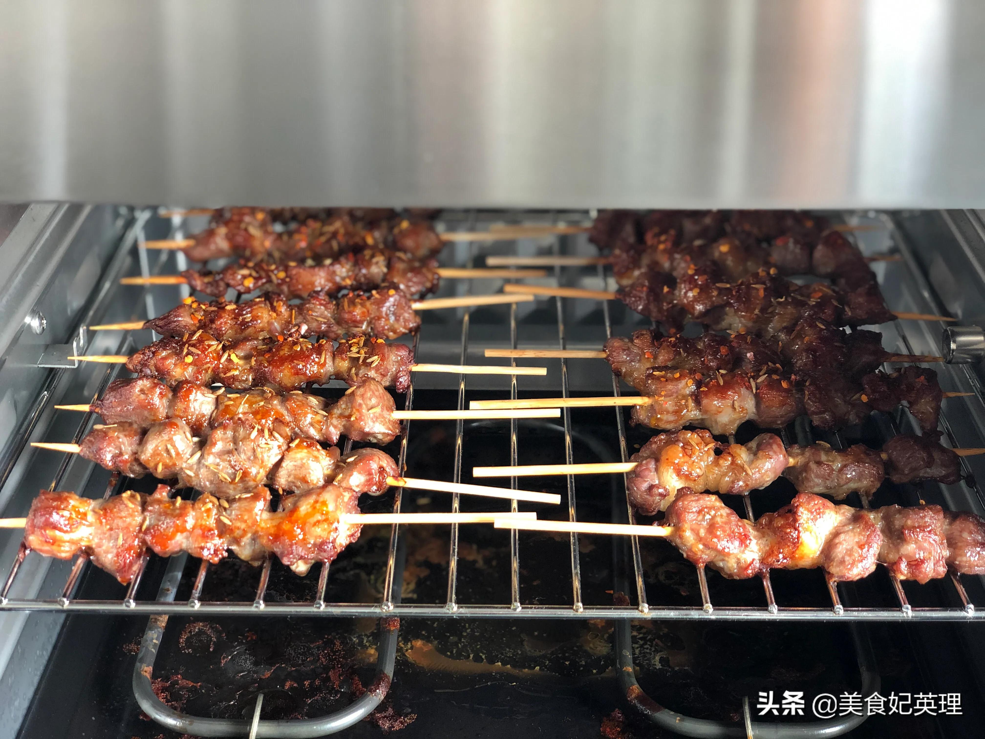 想吃烤串出不去？自己在家做！1斤肉15串大肉块超过瘾，省钱好吃
