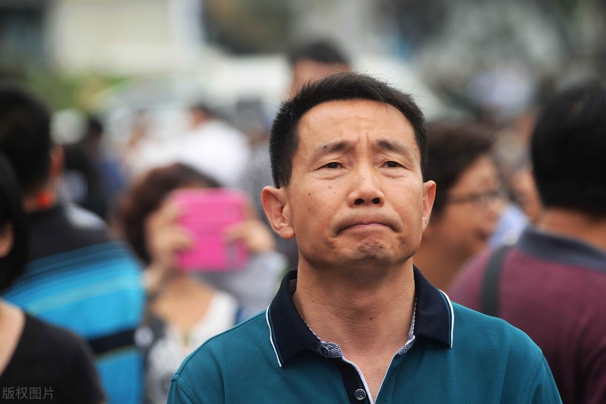 案发后未马上披露的高考跨省泄密案，刑释人员公然兜售未考试卷