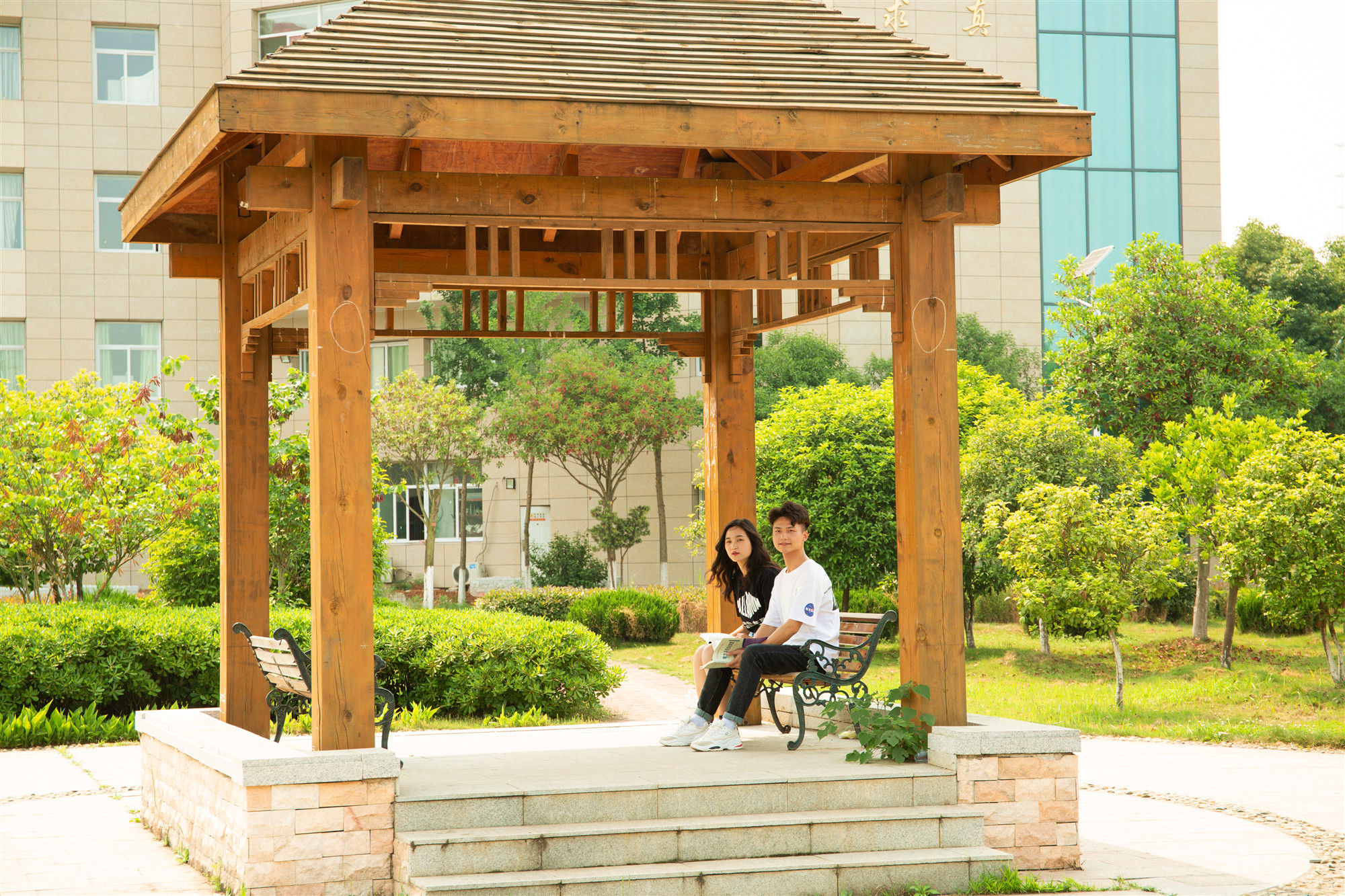 我用五种颜色，记住水院这所大学