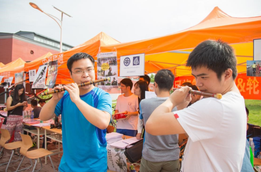 ​辅导员的逆耳忠言：大学生既不参加社团又不进学生会，会怎样？