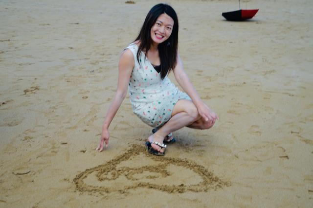 这个夏天我们一起去看海，让烦恼随海风飘远，抚慰冗杂的心