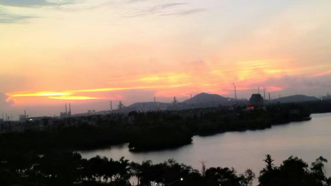 细品人生｜夕阳无限好，湖景美若仙；临别潸然泪，怜惜又何为