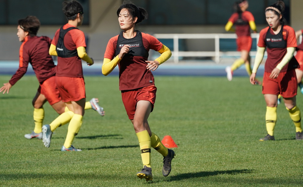 中国女足昨天晚上踢的世界杯(“铿锵玫瑰”今晚亮相女足世界杯，首战德国战车，姑娘们准备好了)