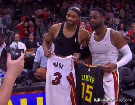 卡特为什么当nba第一扣将(41岁单手转身暴扣！卡特的扣篮为何难以超越？一串镜头告诉你答案)