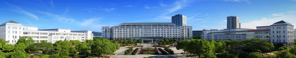 浙江中医药大学—中医是研究活人起家的，西医是研究小白鼠起家的