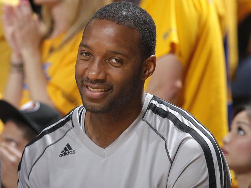 姚明左耳失聪,莫宁一个肾脏照样神勇)