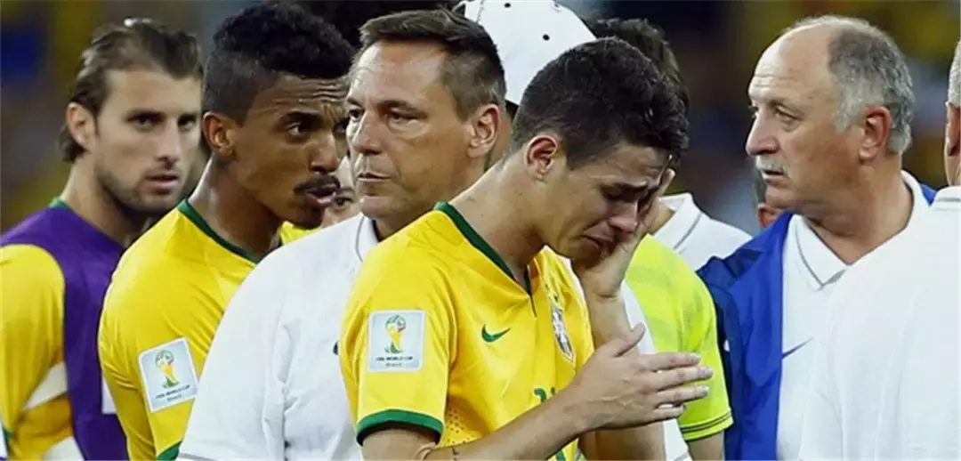 德国巴西惨案(世界杯惨案：巴西家门口1-7不敌德国，桑巴球迷难以置信)