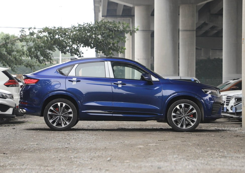 2.0T+8AT只要15万，配BOSE音响+自动空调，带你看吉利星越