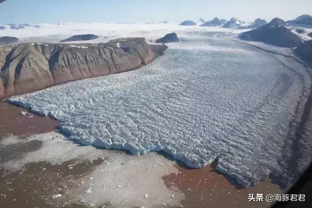 冰岛为什么不允许死亡(北极圈秘密仙境有一条奇葩法律：禁止生孩子，禁止死亡！)