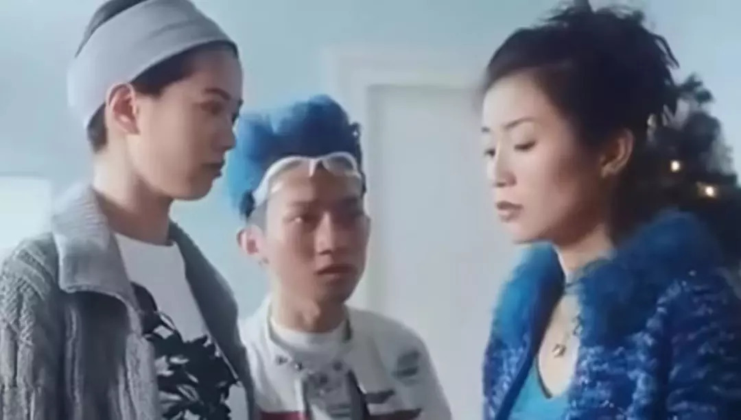 大骂“锋芝恋”为王菲抱不平，被袁咏仪放话“有她没我”，厉害了