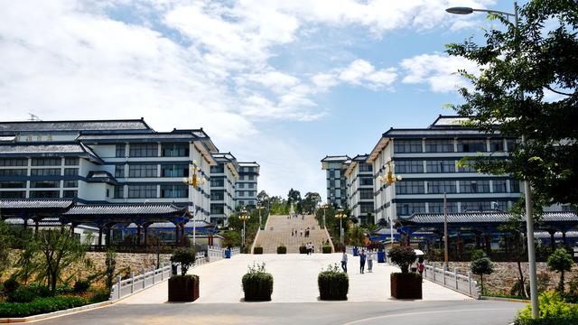 怀揣济世梦想的学子 昆明27年资深医学教育学院等你报名