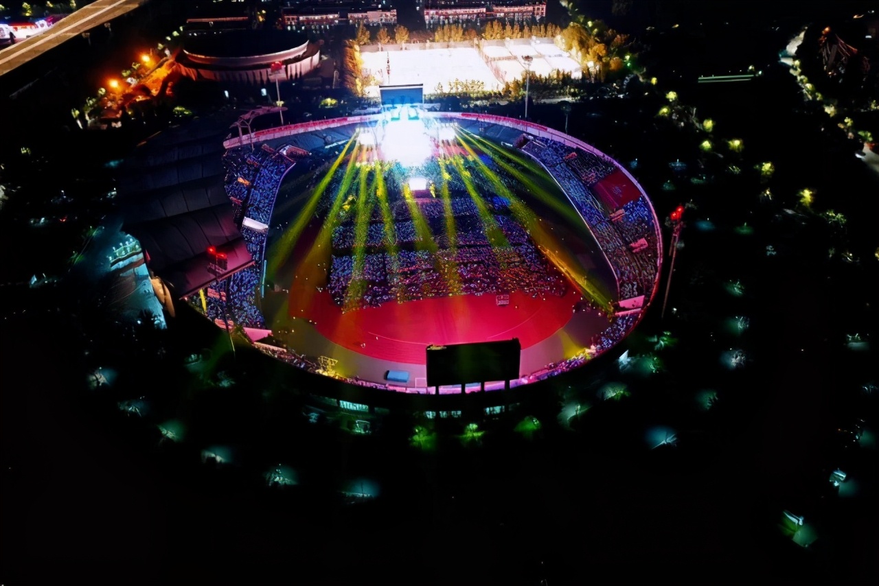 中国最美大学之一！占地面积5700余亩，坐拥24个食堂，还设有专属地铁站！