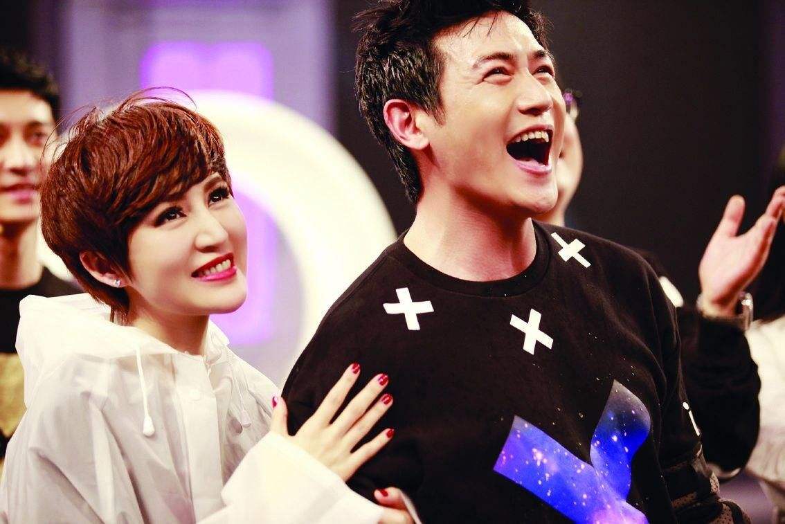 陆毅鲍蕾：从校服到婚纱，最美的爱情也不过如此