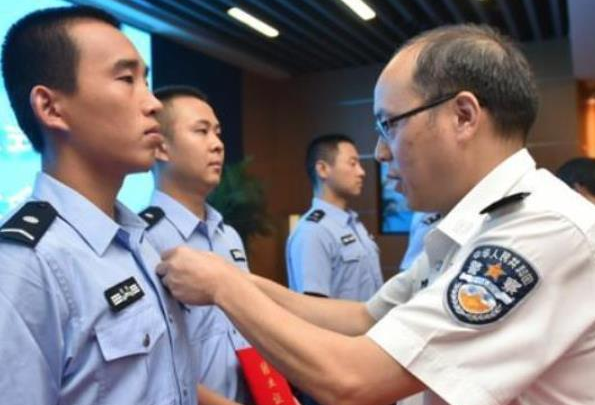 辅警转正真的来了，杭州4名辅警成功入编，正式成为公务员