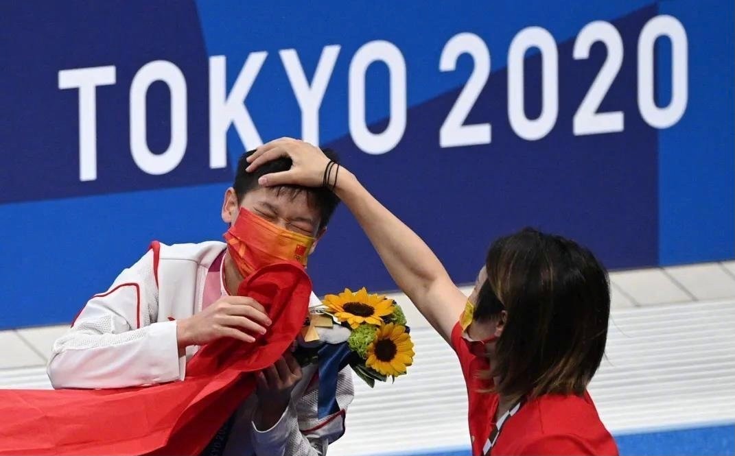 奥运会全红婵手抄报图片