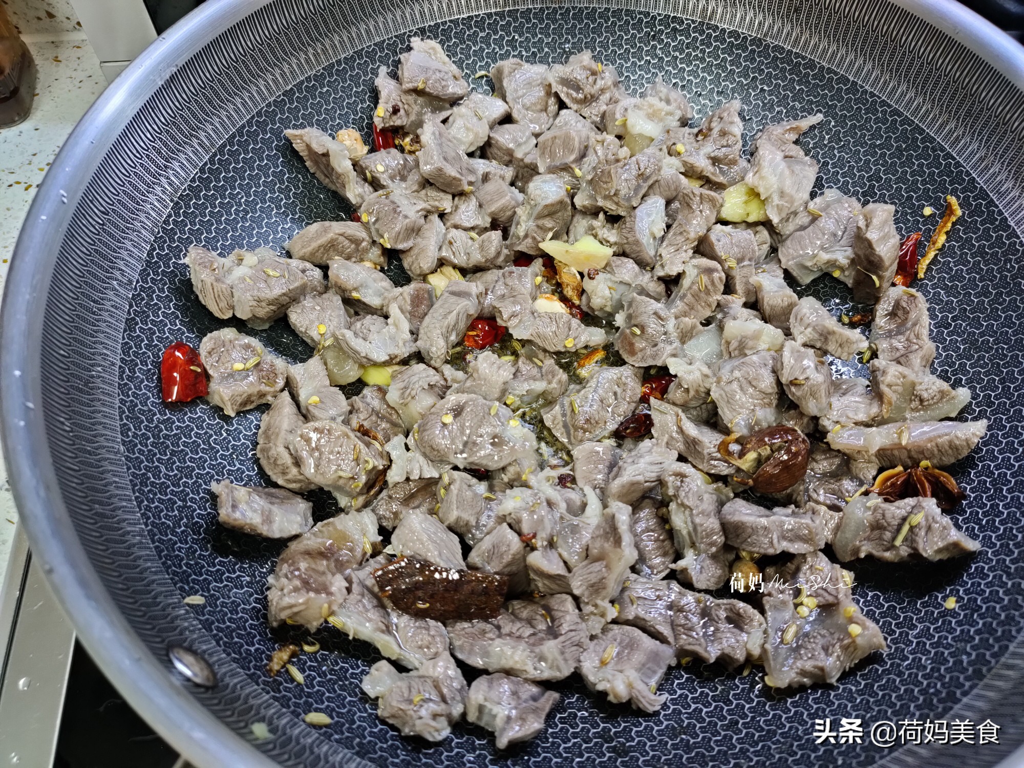 川妹子教你做红烧牛肉，软烂鲜香一点不柴，下饭配面一级棒