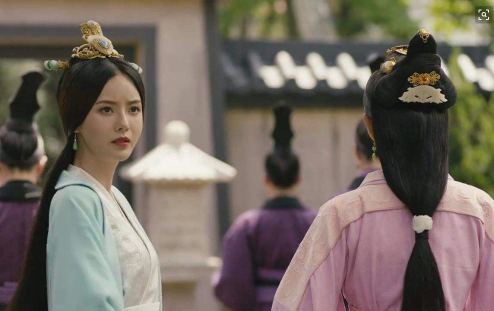 于是,曹植暗恋甄宓,叔嫂恋的故事便传开.