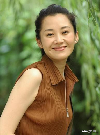 当时被公认为"88级表演系三金花之一"李婷的家庭背景相当显赫,个人