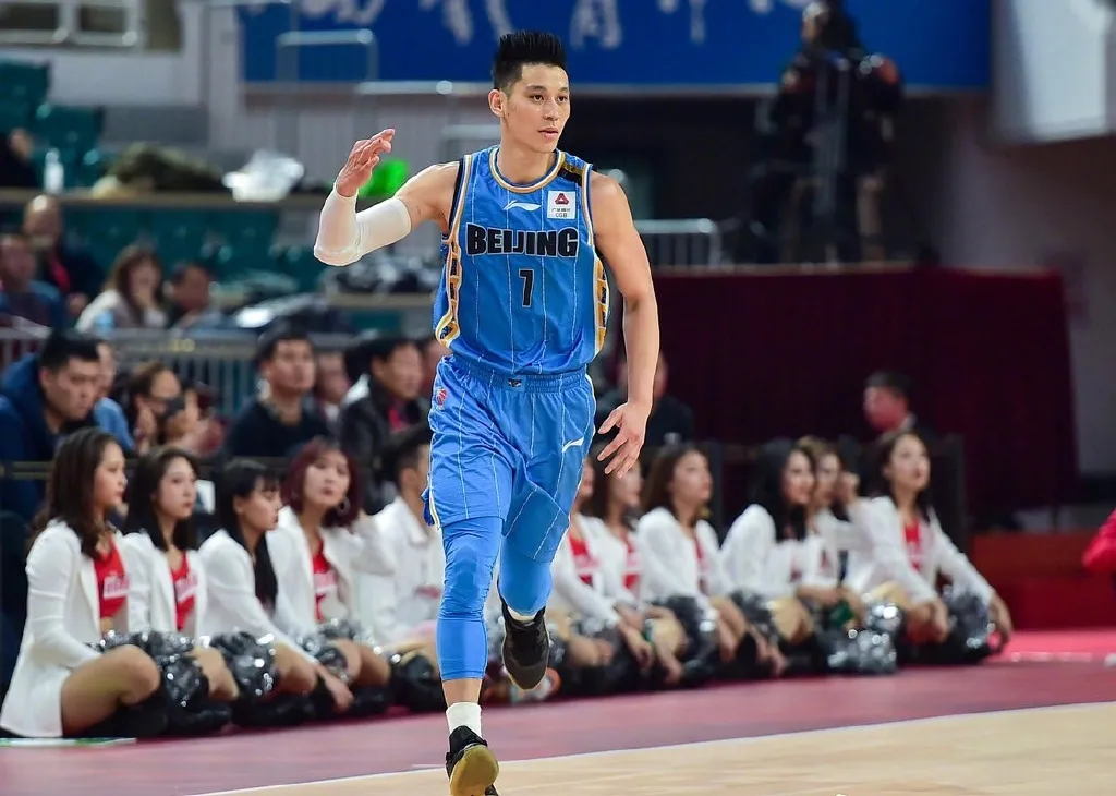 林书豪再过那些球队(林书豪宣布离开CBA！六支NBA球队看上他！林疯狂回来了)