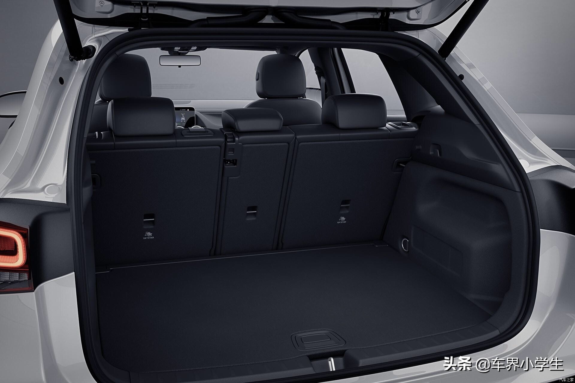 精致优雅的白领丽人专属座驾：奔驰GLA200 4MATIC