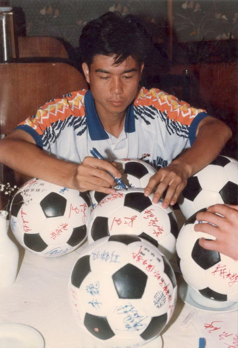 1994世界杯完全賽果（1995甲A回顧：申花提前奪冠，范志毅金靴MVP，保衛(wèi)成都，遼足降級）