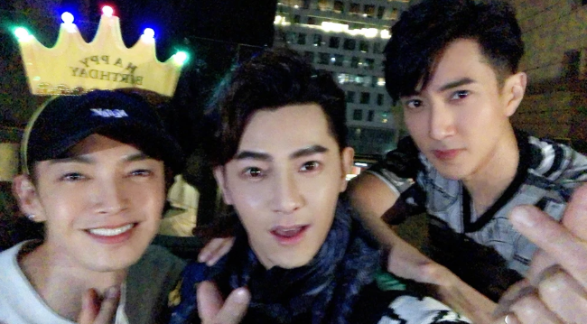 隐婚、出柜、性骚扰？塌房算什么，这个初代男团才是真的有故事