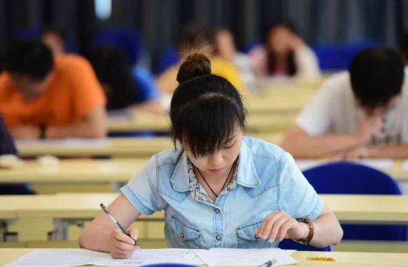 高考语文作文如何能够取得高分？字迹工整，清楚标题立意缺一不可