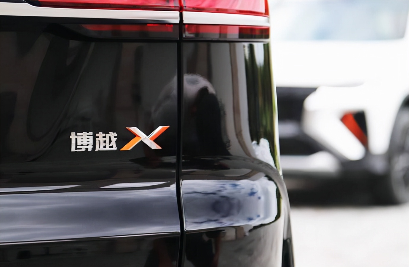 「全网首发」给年轻人一个选择博越的理由，静态体验博越X