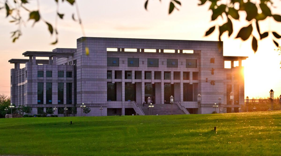 建筑新四军之一？这所学校不是985也不是211，但实力可以