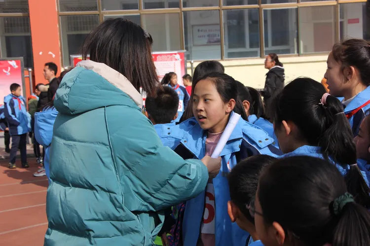 cba啦啦队王浩然(长治市屯留区树人小学顺利举行2019年秋季田径运动会)