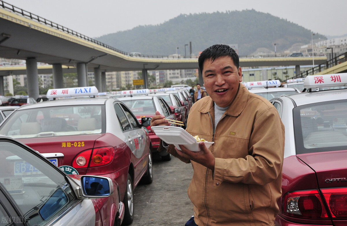 在深圳的湖南人有多猛？街上10人里3个湖南人，7000多家湘菜馆
