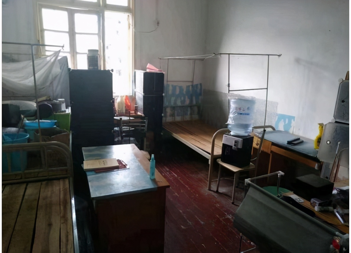 研究生宿舍长啥样，“帝都小公寓”与“厦大海景房”，看完想读研