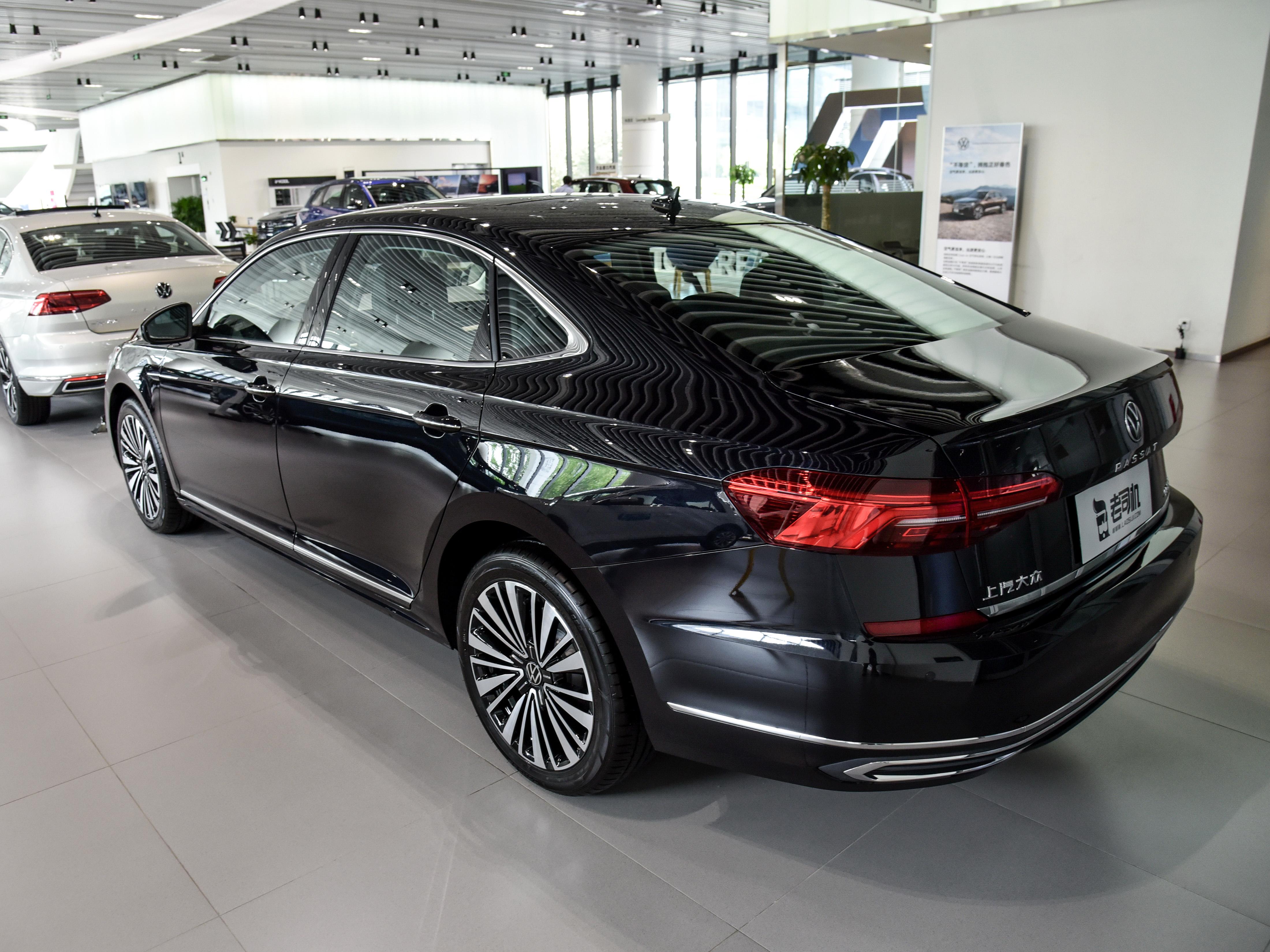 合资b级热销车,空间领先外观稳,油耗6.3l,带你看大众帕萨特