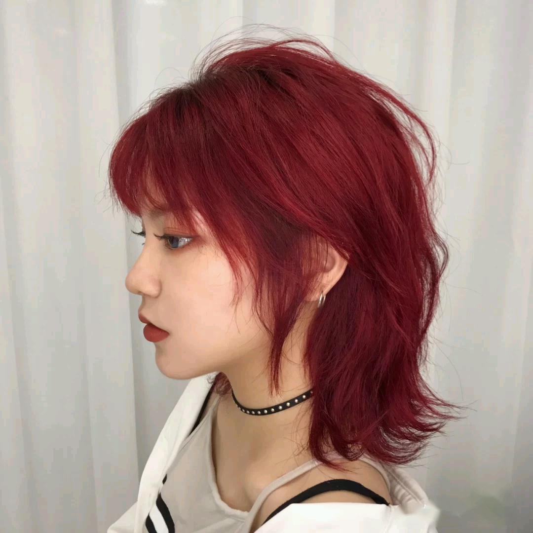 女人染发别染红色紫色(女的染紫色头发)