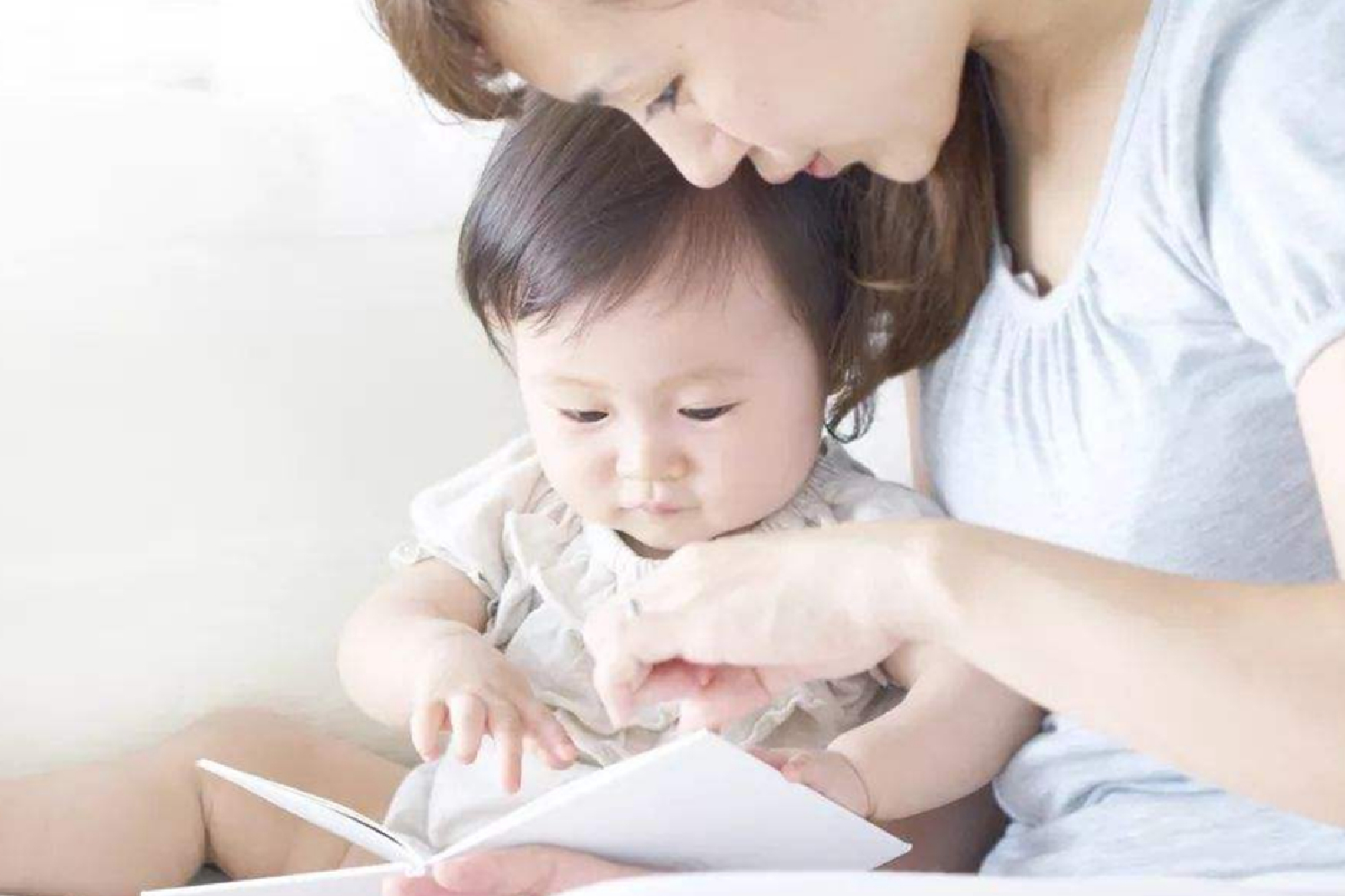 宝宝说话晚是为啥？别用“贵人语迟”自我麻痹，五招引导他开口