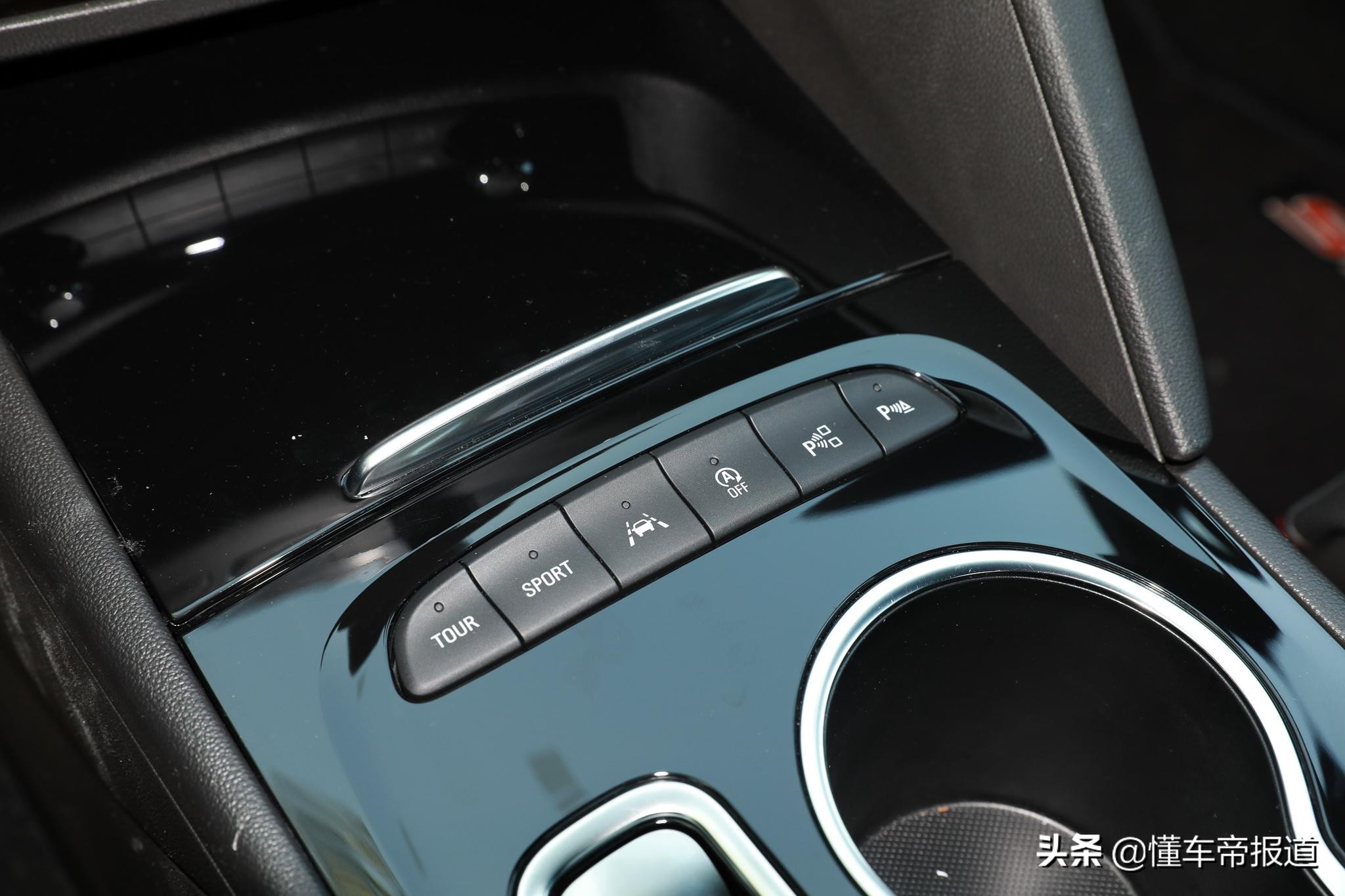 新车 | 配置调整，售21.88万-24.98万元，2021款别克君威GS上市