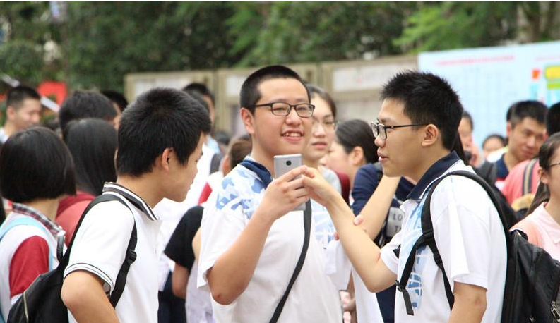 改名“很失败”的985大学，名气一落千丈，改回原名再得“复宠”