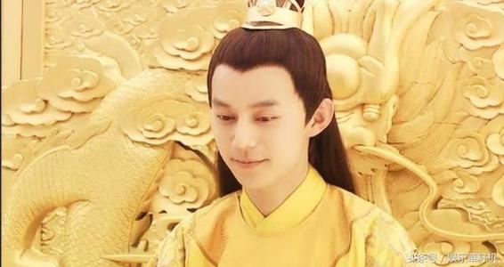 何炅实在太低调，父母身份背景曝光后令人意外，难怪这么优秀呢