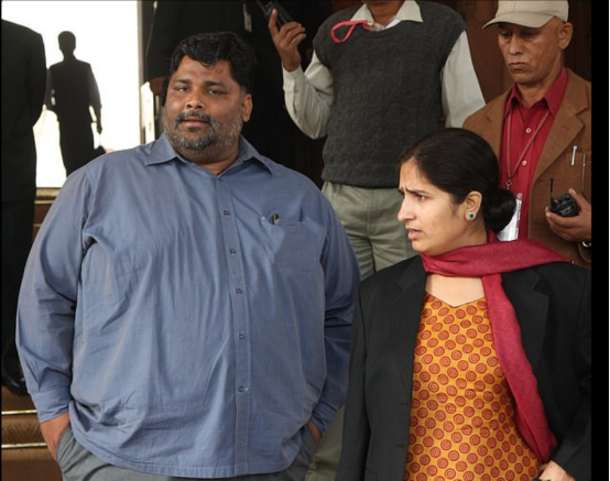 印度的姐妹花受到7名男性的性侵犯，国会官员宣布将用9000元的悬赏金杀死犯罪者。