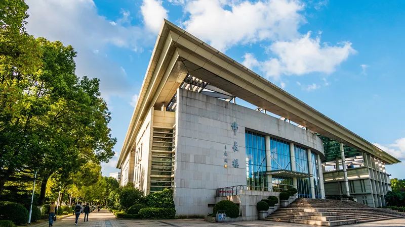 上海大学：中国大陆