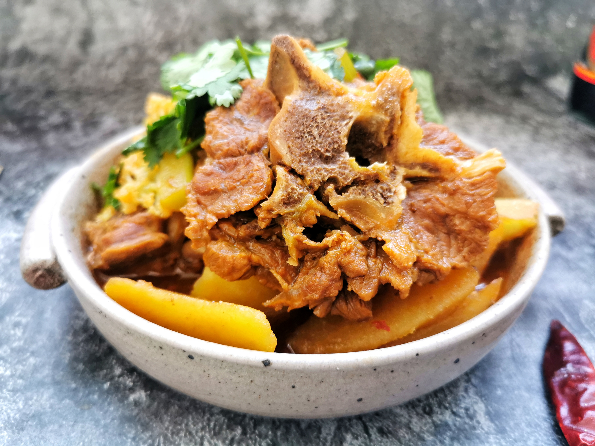 天冷，羊蝎子要多吃，比牛肉便宜，比猪肉低脂，炖一锅滋补又解馋