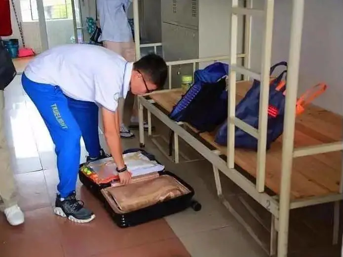 广州高中宿舍大揭秘，快来看看哪所环境最好，住得最舒服？