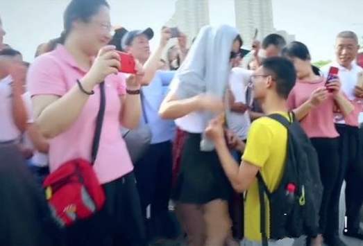 毛坦厂中学是“高考工厂”？看过“陪读妈妈”经历，你会改变看法