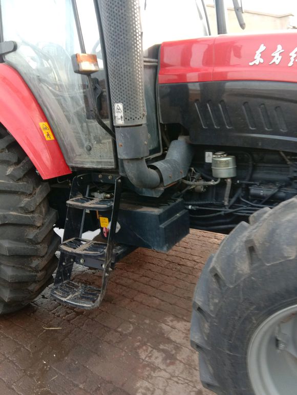 東方紅LX1304拖拉機(jī)，農(nóng)民大哥出價(jià)65000，你們說能行嗎？